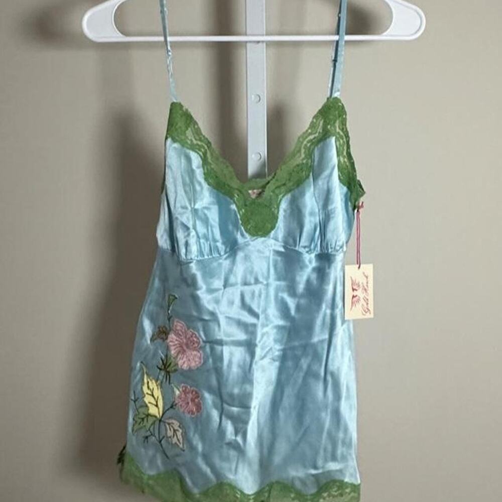 Nwt 100 silk gold hawk